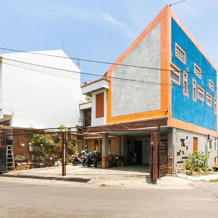 Reddoorz Syariah Near Stadion Manahan Solo 2 Surakarta (Solo) Exterior foto