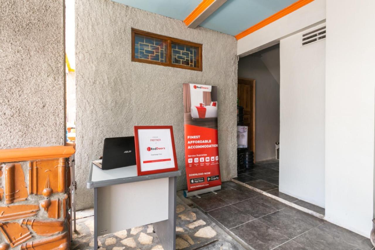Reddoorz Syariah Near Stadion Manahan Solo 2 Surakarta (Solo) Exterior foto