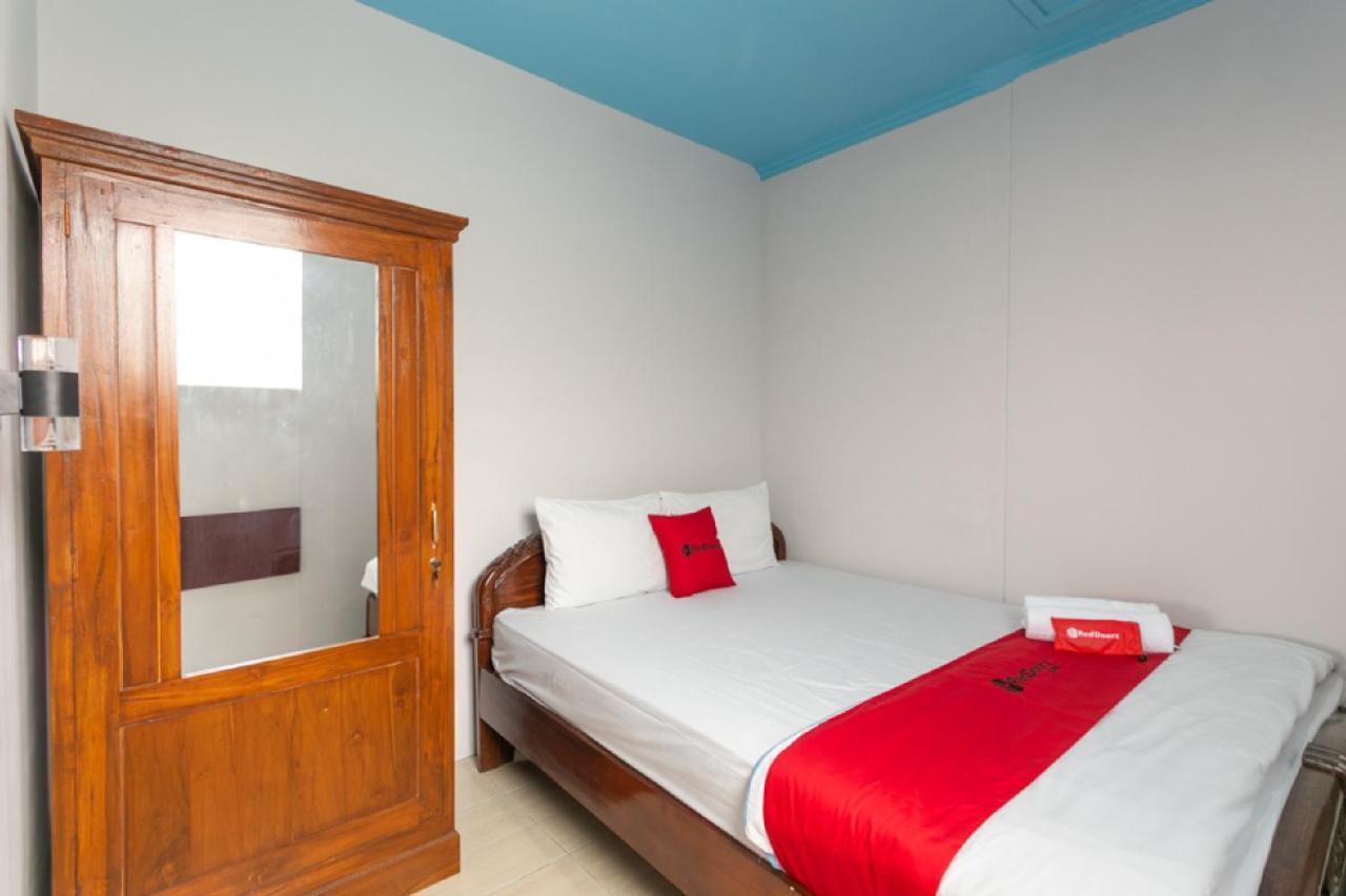 Reddoorz Syariah Near Stadion Manahan Solo 2 Surakarta (Solo) Exterior foto