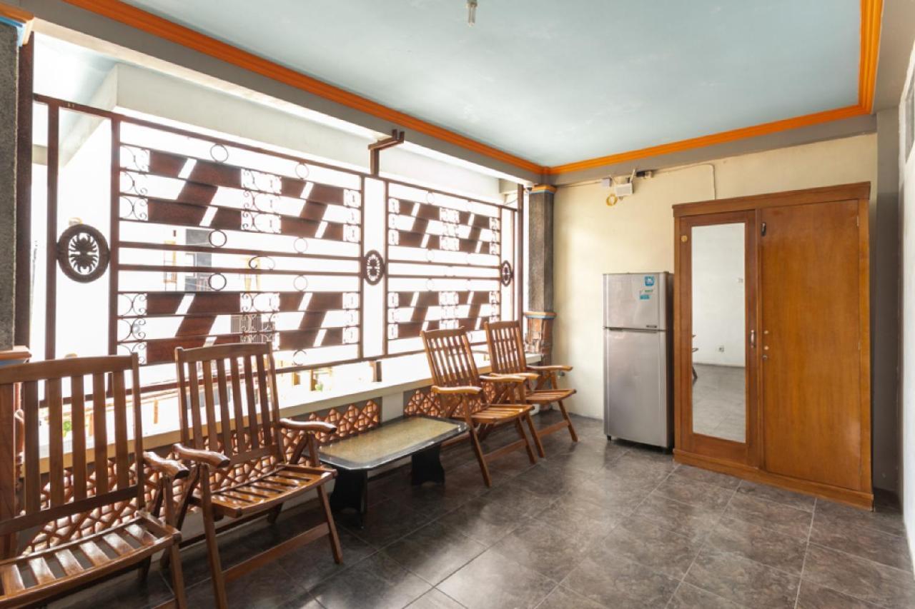 Reddoorz Syariah Near Stadion Manahan Solo 2 Surakarta (Solo) Exterior foto