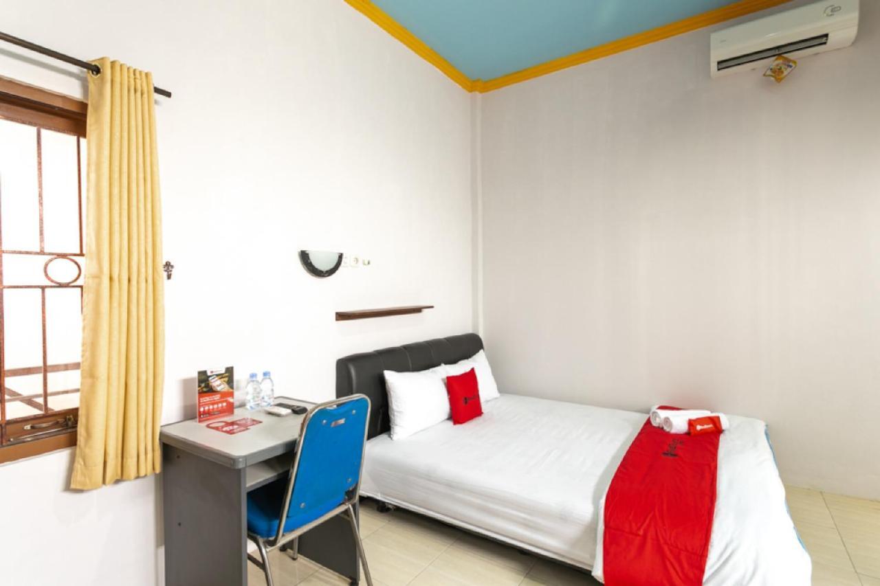 Reddoorz Syariah Near Stadion Manahan Solo 2 Surakarta (Solo) Exterior foto