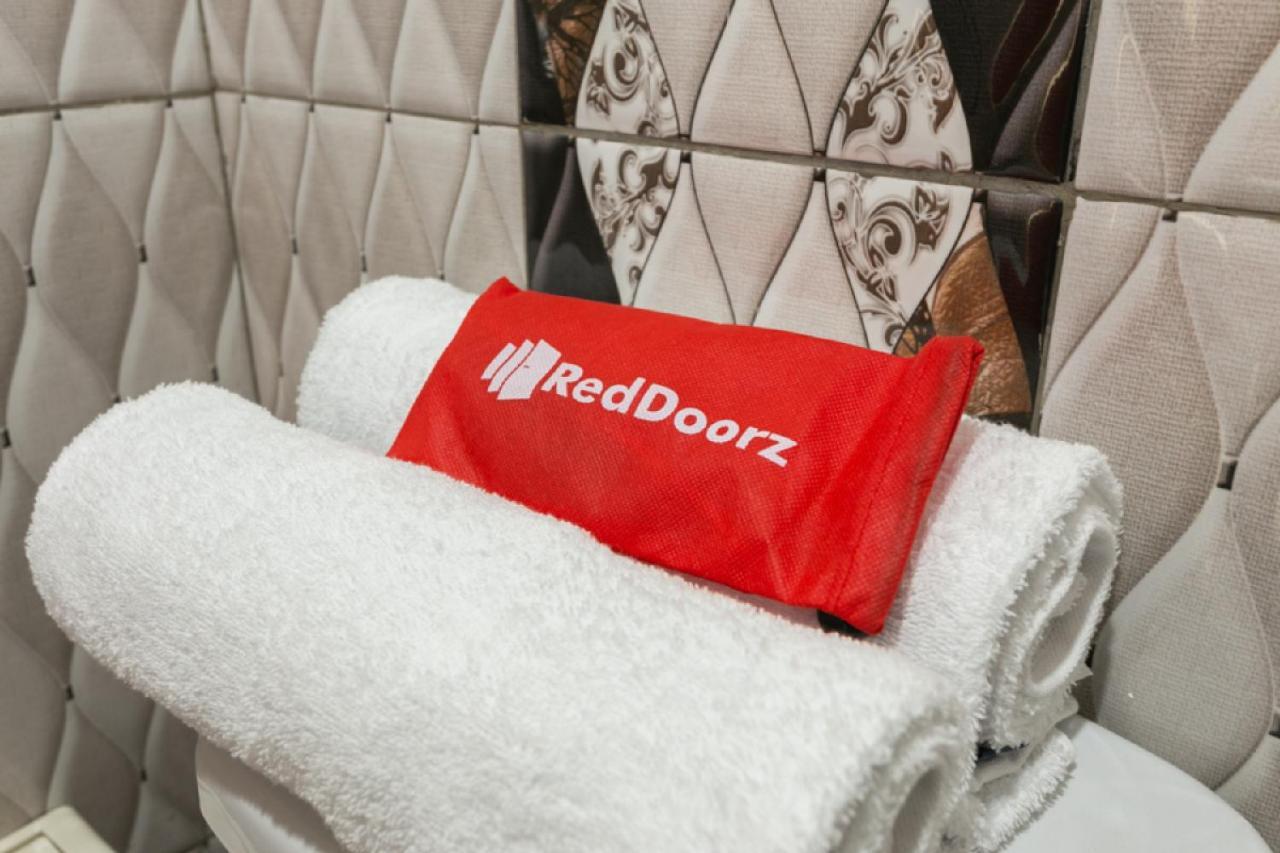Reddoorz Syariah Near Stadion Manahan Solo 2 Surakarta (Solo) Exterior foto