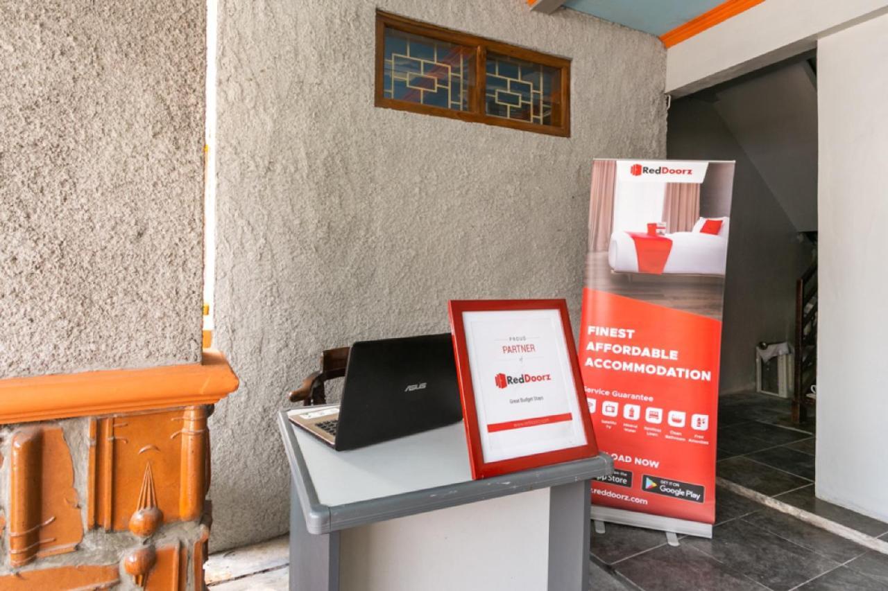 Reddoorz Syariah Near Stadion Manahan Solo 2 Surakarta (Solo) Exterior foto